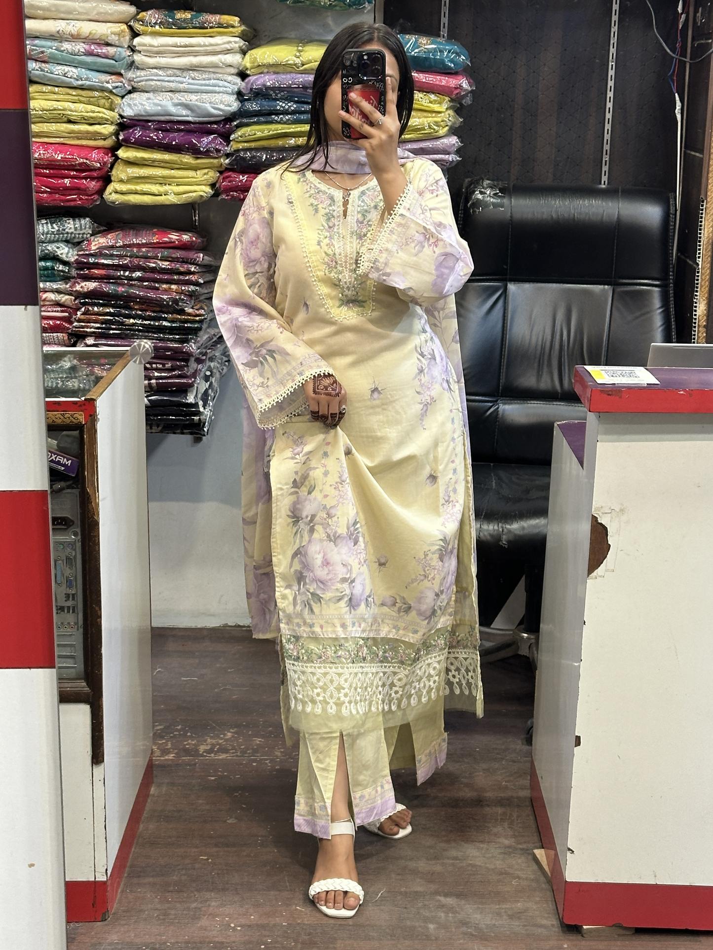 Cream white Pakistani Mal Cotton Embroidered Straight Suit with Lining & Cut Designer Plazo Along with Floral Duppata