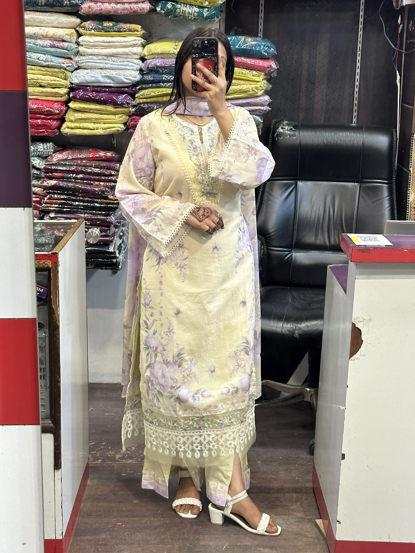 Cream white Pakistani Mal Cotton Embroidered Straight Suit with Lining & Cut Designer Plazo Along with Floral Duppata