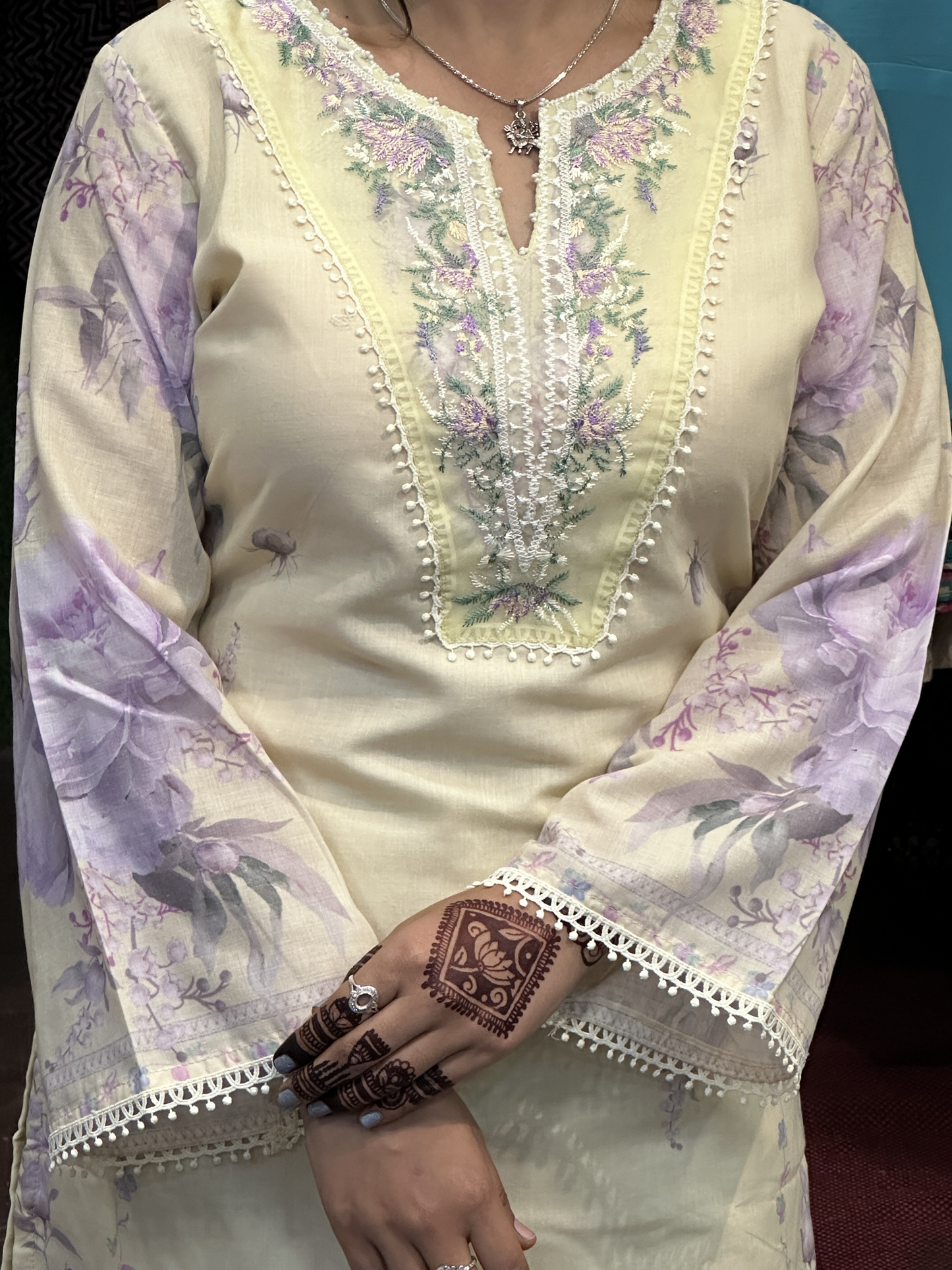 Cream white Pakistani Mal Cotton Embroidered Straight Suit with Lining & Cut Designer Plazo Along with Floral Duppata