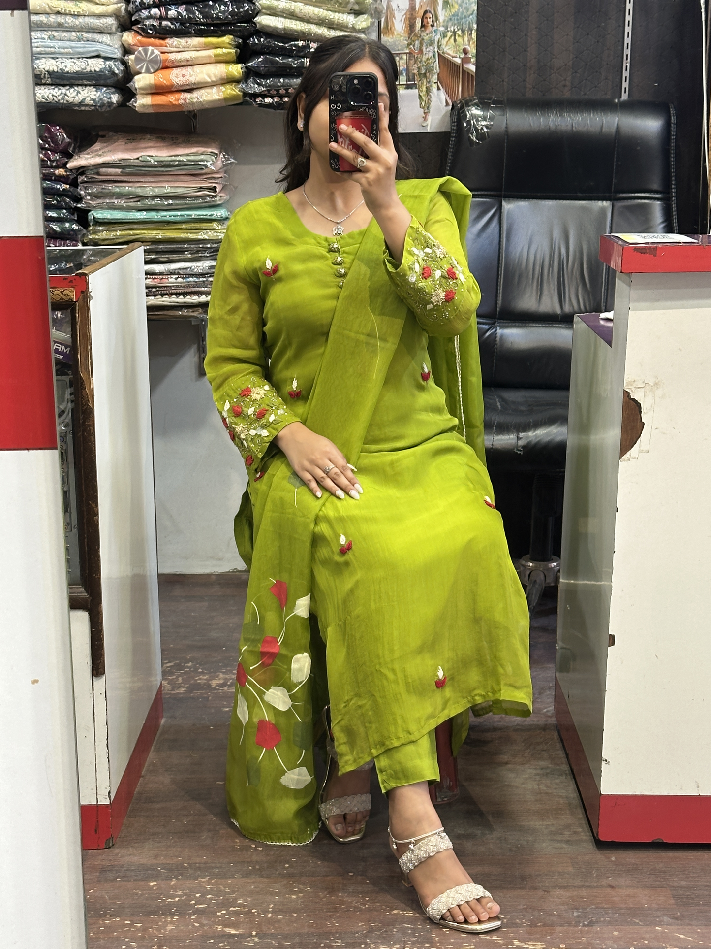 Hot Selling Mehndi Organza Designer Suit with Handwork Sleeves with Pant and Full Brush Paint Organza Dupatta