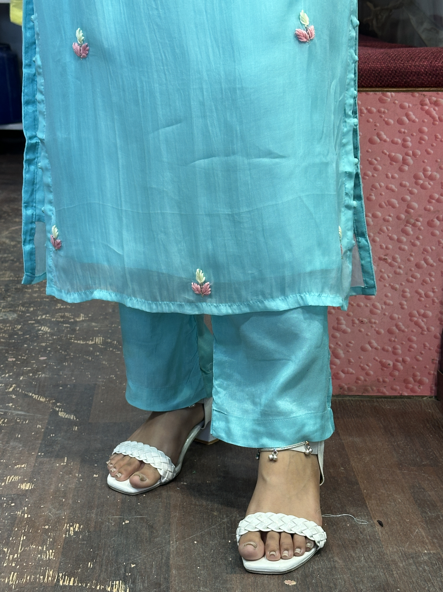 Hot Selling Organza Designer Suit with Handwork Sleeves with Pant and Full Brush Paint Organza Dupatta