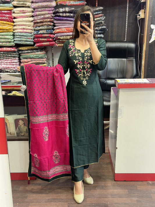 Ethnic wear👌Bottle green cotton silk Gotta Patti Pant suit with digital muslin dupatta 🛍️